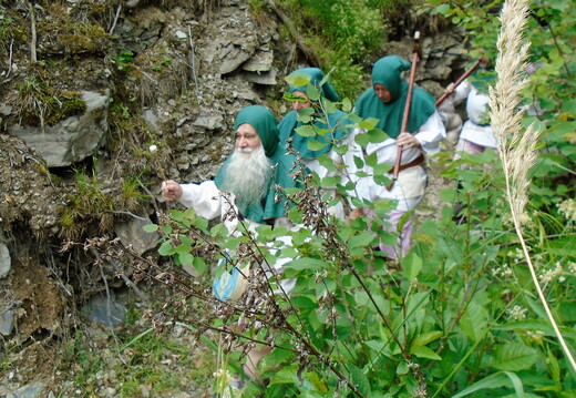 16 vylézáme z díry