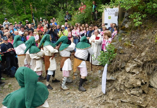 27 tance v plném proudu