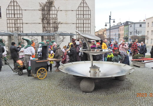 012 zastávka u fontány