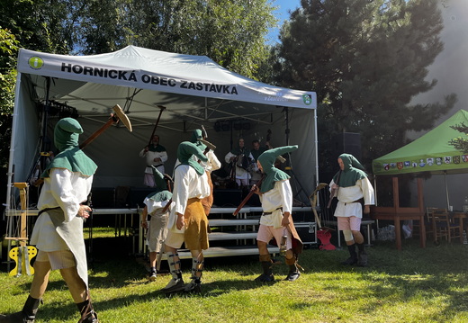 06 kahancovníci nastupují na scénu