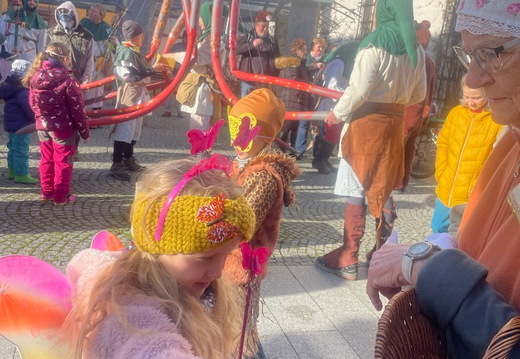 201 První zastavení bylo u fontány na náměstí